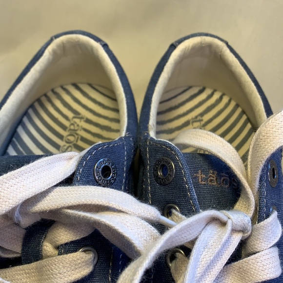 Taos denim jean almost NEW sneakers worn once! EUC - Picture 15 of 16